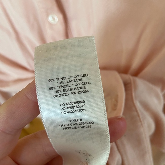 Aritzia Wilfred pose waist long sleeve Button-Up Top in peach - Picture 4 of 5